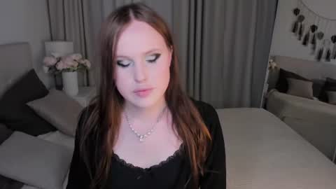 Effie Mur online show from July 2026 09:39:02 PM