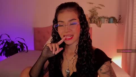 Snapshot of effy_cb chatting on January 2025 05:58:01 AM effy online show from January 2025 05:58:01 AM