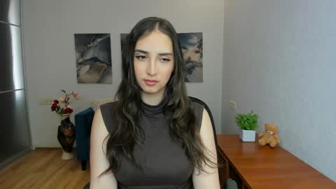 Effy Royse online show from May 2026 05:47:01 AM