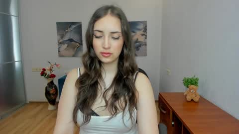 Effy Royse online show from May 2026 05:47:02 AM