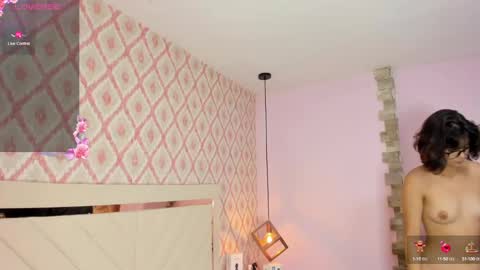  E F F Y  online show from December 2024 10:37:01 PM