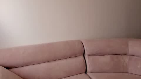  EileenFord    online show from June 2026 10:30:01 PM