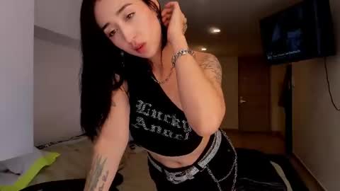   EileenFord    online show from July 2026 07:45:01 PM