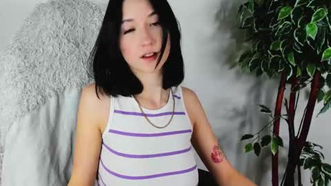 Snapshot of eileenmoores chatting on September 2025 03:38:01 PM eileenmoores online show from September 2025 03:38:01 PM