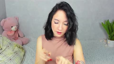 Snapshot of eileenmoores chatting on December 2025 05:20:01 PM eileenmoores online show from December 2025 05:20:01 PM