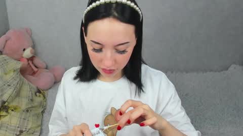 Snapshot of eileenmoores chatting on December 2025 07:42:02 PM eileenmoores online show from December 2025 07:42:02 PM