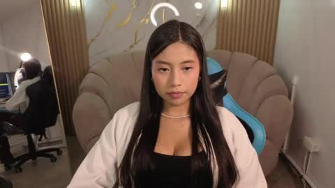 eimy18_b online show from May 2026 01:05:01 PM