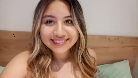 EIMY   MODEL INDEPENDENT online show from March 2026 10:34:02 PM