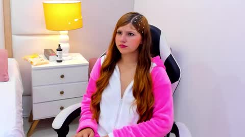 Snapshot of eimyjoness chatting on October 2025 03:03:02 AM EimmyJones online show from October 2025 03:03:02 AM