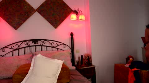 Snapshot of einneuesleben89 chatting on February 2025 12:16:02 PM Elena online show from February 2025 12:16:02 PM