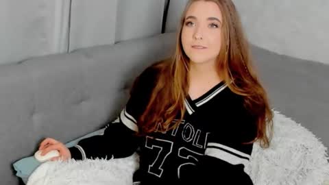 Snapshot of eirawise chatting on November 2025 10:23:02 PM EiraWise online show from November 2025 10:23:02 PM