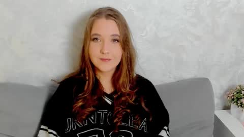 Snapshot of eirawise chatting on December 2025 01:50:02 PM EiraWise online show from December 2025 01:50:02 PM