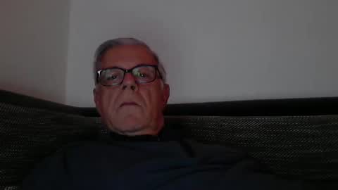 eisbaer1957 online show from December 2024 06:09:02 PM