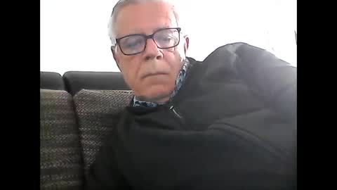 eisbaer1957 online show from April 2026 11:38:02 AM