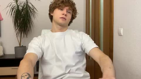 Snapshot of eitanhere chatting on December 2024 01:40:01 PM Eitan online show from December 2024 01:40:01 PM