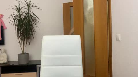 Snapshot of eitanhere chatting on December 2024 11:07:02 AM Eitan online show from December 2024 11:07:02 AM