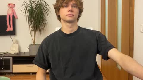 Snapshot of eitanhere chatting on December 2024 04:42:02 AM Eitan online show from December 2024 04:42:02 AM