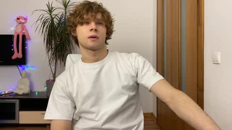 Snapshot of eitanhere chatting on December 2024 11:54:02 AM Eitan online show from December 2024 11:54:02 AM