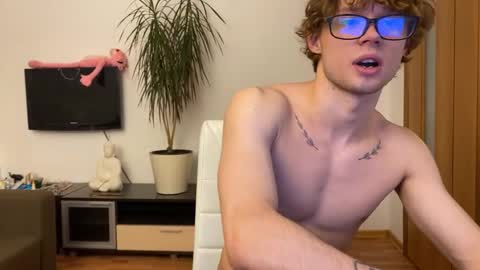 Snapshot of eitanhere chatting on January 2025 03:24:01 PM Eitan online show from January 2025 03:24:01 PM