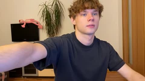 Snapshot of eitanhere chatting on February 2025 03:18:02 PM Eitan online show from February 2025 03:18:02 PM