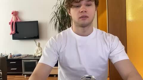 Snapshot of eitanhere chatting on March 2025 10:34:02 AM Eitan online show from March 2025 10:34:02 AM