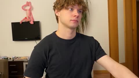 Snapshot of eitanhere chatting on March 2025 02:45:01 PM Eitan online show from March 2025 02:45:01 PM