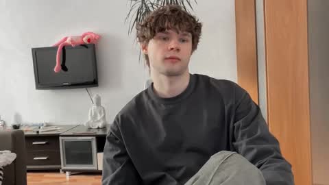 Snapshot of eitanhere chatting on March 2025 11:16:01 AM Eitan online show from March 2025 11:16:01 AM