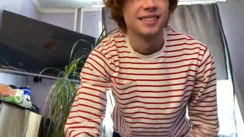 Snapshot of eitanhere chatting on September 2025 06:48:02 AM Eitan online show from September 2025 06:48:02 AM