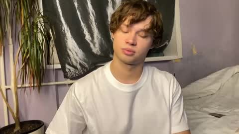 Snapshot of eitanhere chatting on October 2025 02:48:01 PM Eitan online show from October 2025 02:48:01 PM