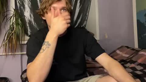 Snapshot of eitanhere chatting on October 2025 03:01:02 PM Eitan online show from October 2025 03:01:02 PM