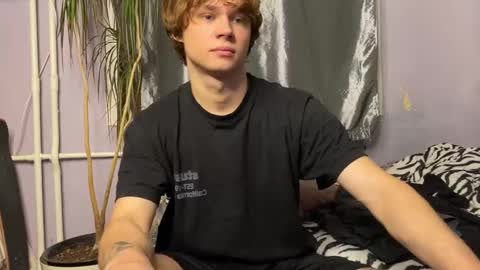 Snapshot of eitanhere chatting on November 2025 03:00:01 PM Eitan online show from November 2025 03:00:01 PM