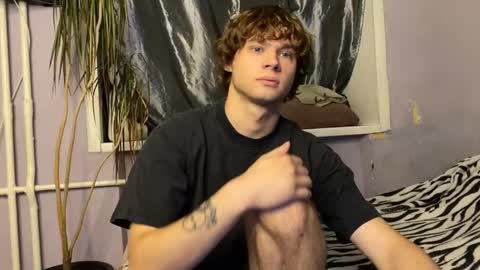 Snapshot of eitanhere chatting on November 2025 03:02:01 PM Eitan online show from November 2025 03:02:01 PM