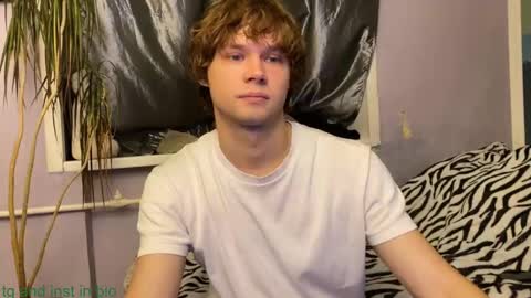 Snapshot of eitanhere chatting on November 2025 05:24:01 PM Eitan online show from November 2025 05:24:01 PM