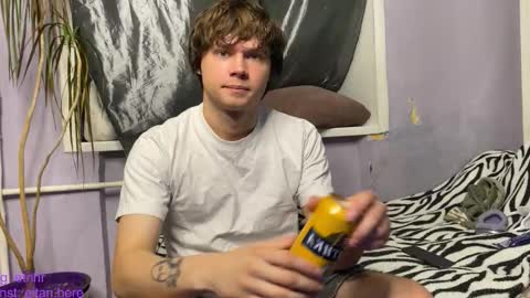 Snapshot of eitanhere chatting on November 2025 06:24:02 PM Eitan online show from November 2025 06:24:02 PM