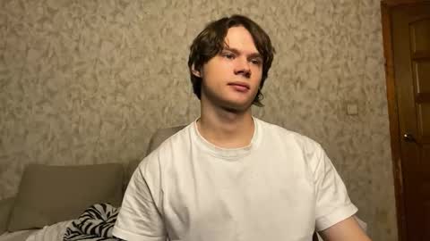 Snapshot of eitanhere chatting on January 2026 05:18:01 PM Eitan online show from January 2026 05:18:01 PM