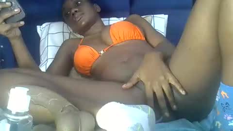 Snapshot of el_petite chatting on September 2025 11:06:02 PM petite online show from September 2025 11:06:02 PM