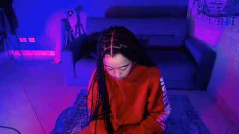 Ela  Help me reach 100 thumbs up online show from January 2025 09:19:01 AM