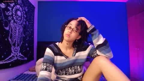 Ela  Help me reach 100 thumbs up online show from October 2025 09:43:01 AM