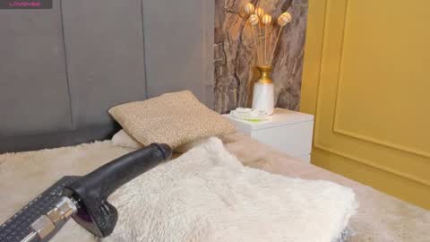   online show from December 2024 10:16:02 PM