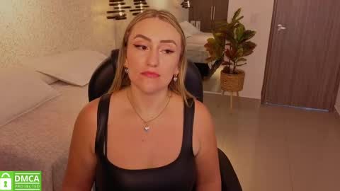 Snapshot of ela_ps chatting on October 2025 12:02:01 PM LOREIN online show from October 2025 12:02:01 PM