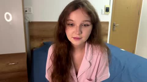 Ela online show from June 2026 06:38:01 PM