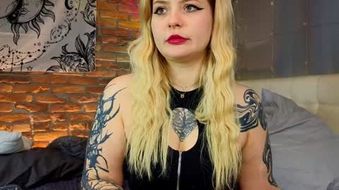 Snapshot of elainaquartzz chatting on December 2024 11:06:01 AM Lina online show from December 2024 11:06:01 AM