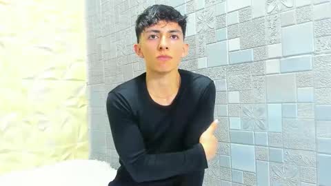 Snapshot of elangiraldo chatting on November 2025 10:21:01 PM Elan Giralon online show from November 2025 10:21:01 PM