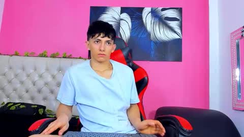 Snapshot of elangiraldo chatting on November 2025 11:03:01 PM Elan Giralon online show from November 2025 11:03:01 PM