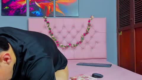 Snapshot of elangiraldo chatting on November 2025 11:27:01 PM Elan Giralon online show from November 2025 11:27:01 PM