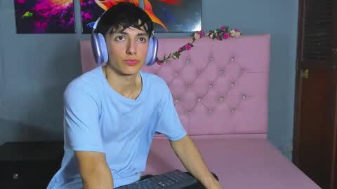 Snapshot of elangiraldo chatting on November 2025 10:33:02 PM Elan Giralon online show from November 2025 10:33:02 PM