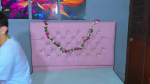 Snapshot of elangiraldo chatting on December 2025 09:57:01 PM Elan Giralon online show from December 2025 09:57:01 PM