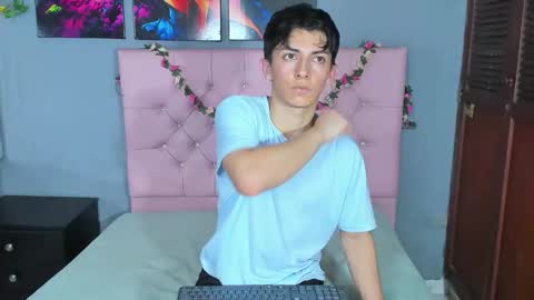 Snapshot of elangiraldo chatting on December 2025 10:38:01 PM Elan Giralon online show from December 2025 10:38:01 PM