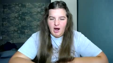 Elanis online show from October 2025 03:21:02 PM