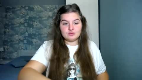 Elanis online show from October 2025 12:11:01 PM